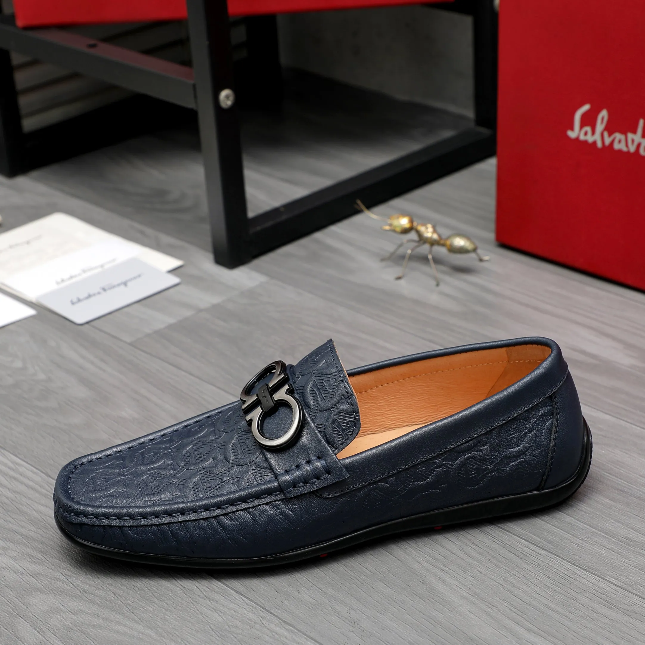 Men's shoes 💰380 Product trademark: Ferragamo "Ferragamo" casual slip-on shoes Regular size: 38-45 (45. Customized, non-returnable) Product materials: Selected embossed cowhide upper, pigskin lining, rubber outsole